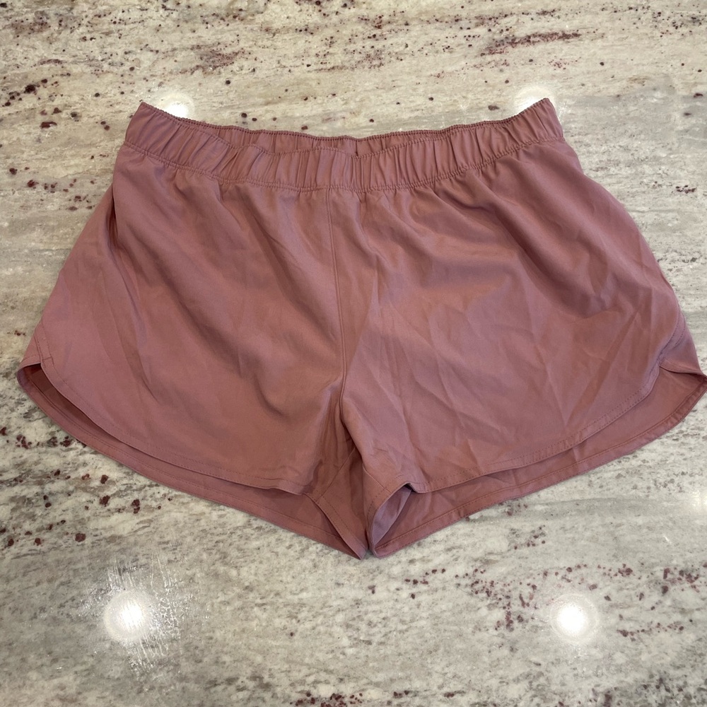 Old Navy Women's Mauve Shorts.  Like new.  Size medium.